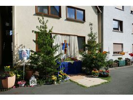 Fronleichnamsprozession durch die Straßen von Naumburg (Foto: Karl-Franz Thiede)